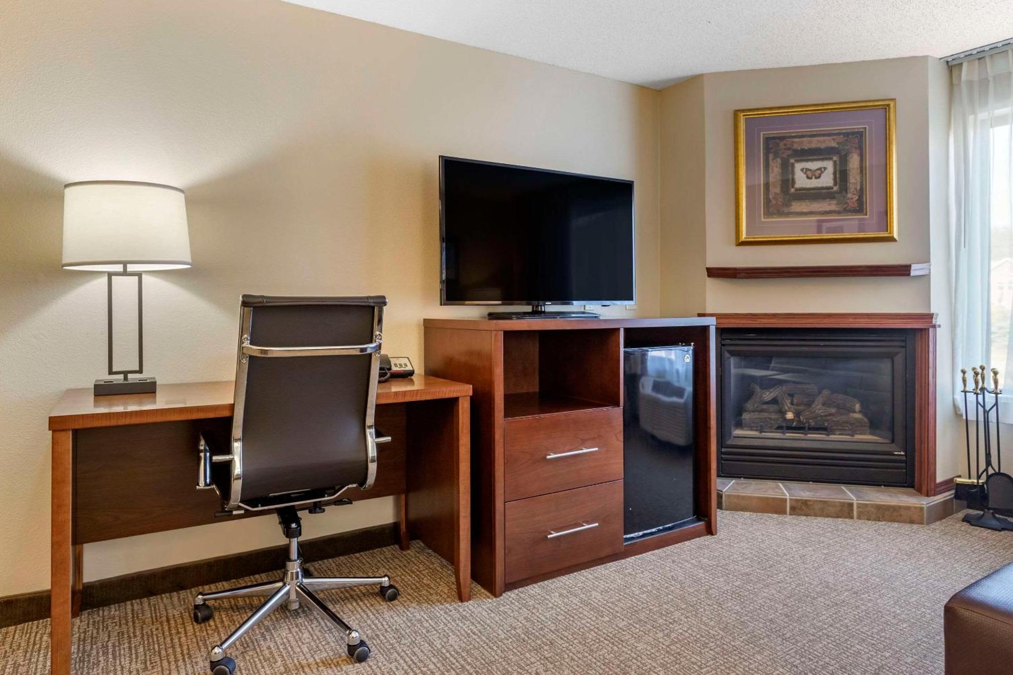 Comfort Suites Grandville - Grand Rapids Sw Exterior foto